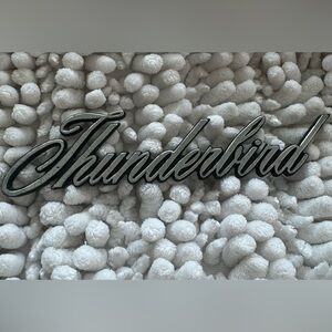 FORD THUNDERBIRD SCRIPT EMBLEM D6SB-16098AA FORD ADCS 3
